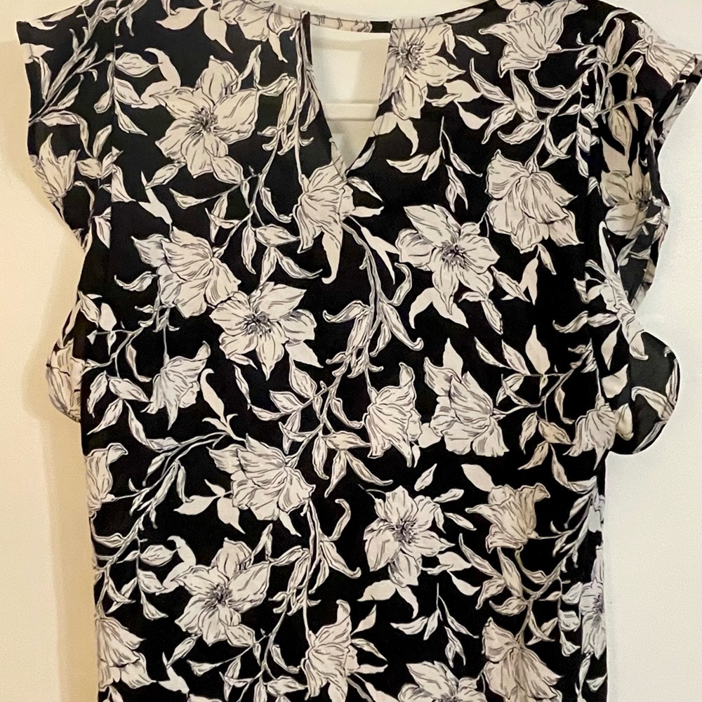 Beacon Black and White Floral Top - Picture 2 of 8